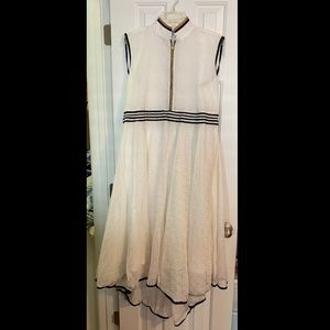 White kurta top with zipper